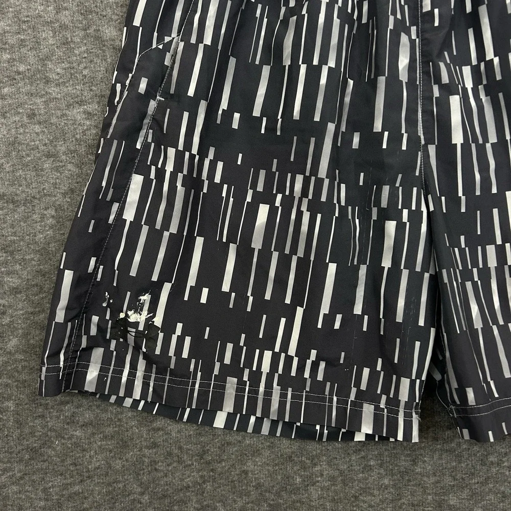 Under Armour Shorts Mens Large Geometric Gray Heatgear Gym Workout Lined 7" READ - Picture 3 of 16